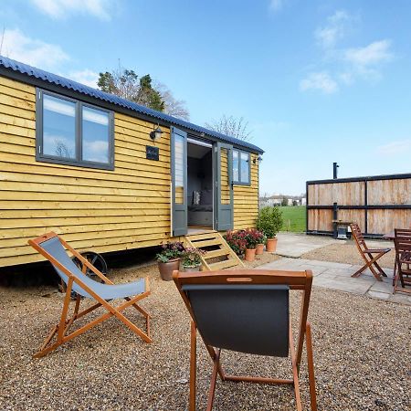 Pass The Keys Whitstable Shepherds Hut Minutes From The Harbour Villa Eksteriør billede