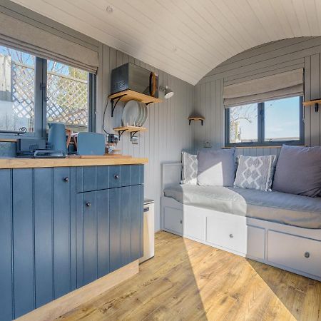 Pass The Keys Whitstable Shepherds Hut Minutes From The Harbour Eksteriør billede
