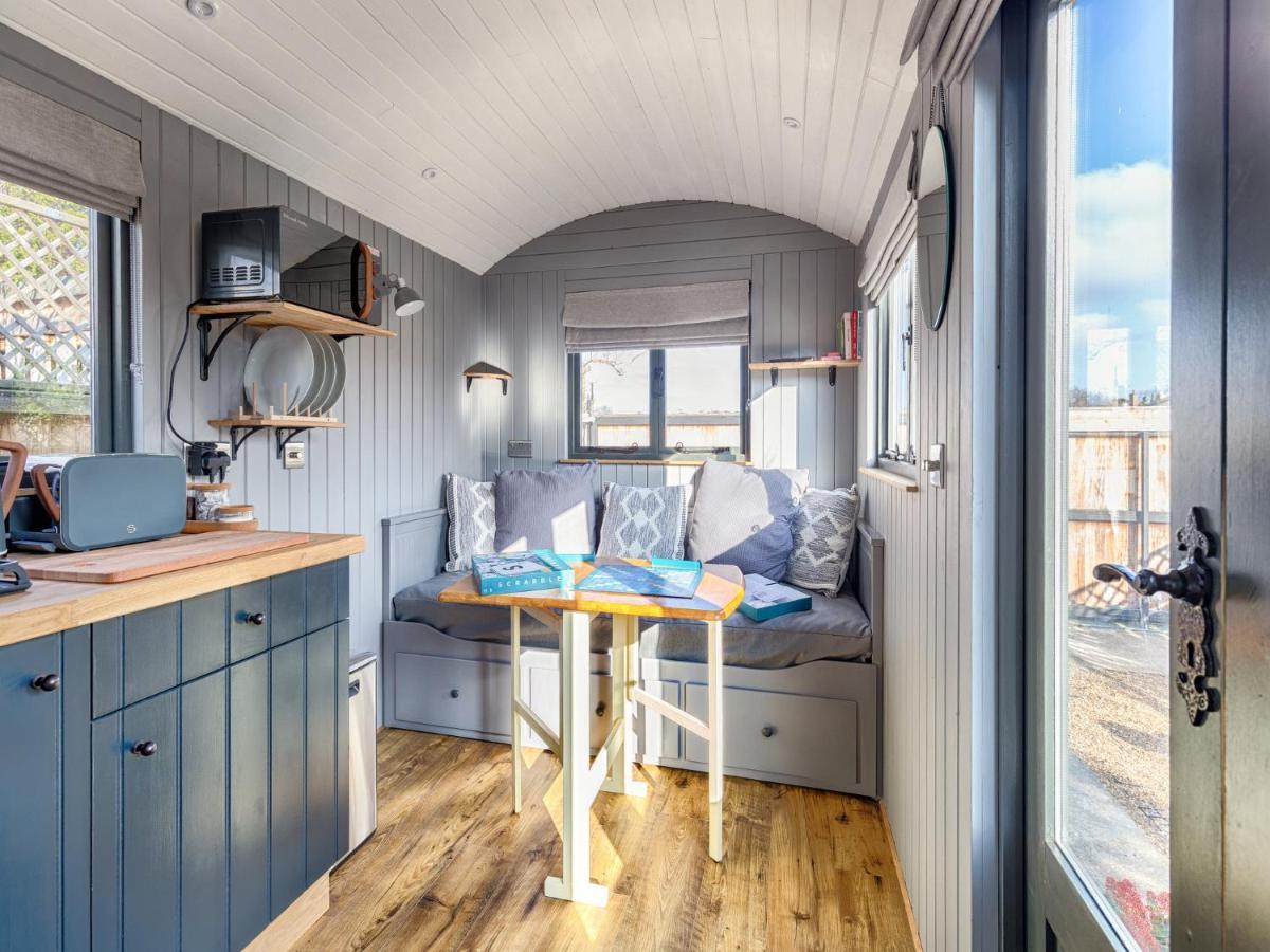 Pass The Keys Whitstable Shepherds Hut Minutes From The Harbour Villa Eksteriør billede