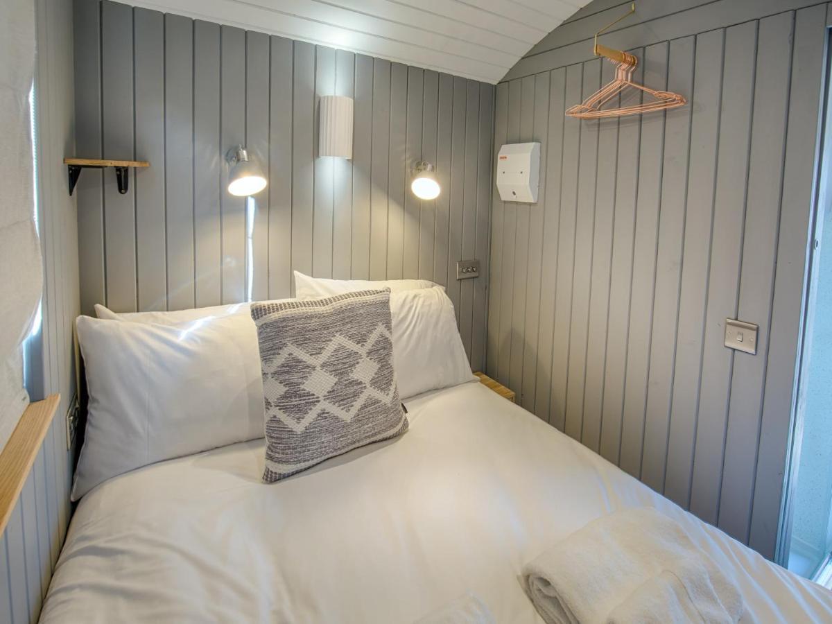 Pass The Keys Whitstable Shepherds Hut Minutes From The Harbour Villa Eksteriør billede