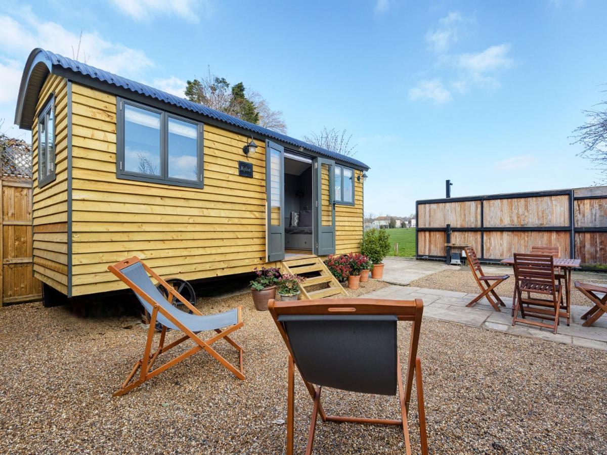 Pass The Keys Whitstable Shepherds Hut Minutes From The Harbour Villa Eksteriør billede