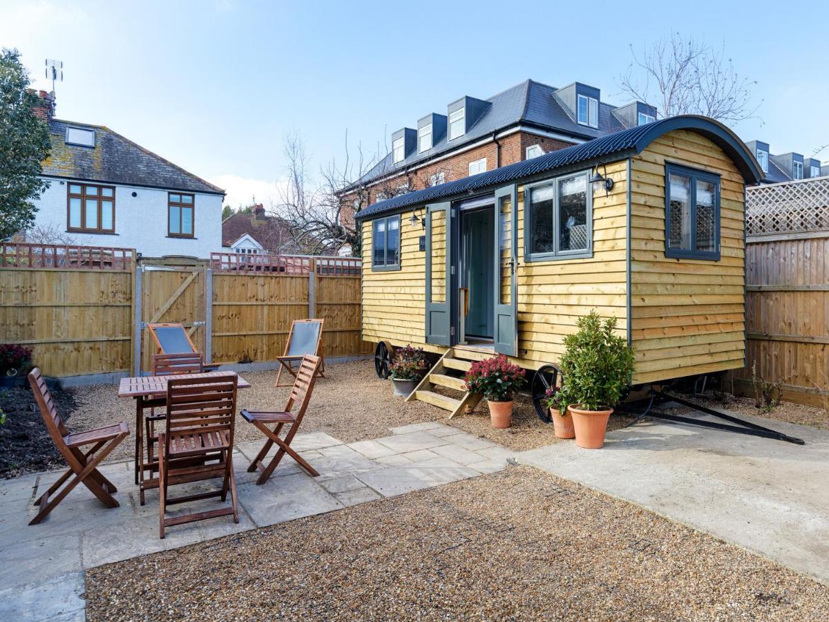 Pass The Keys Whitstable Shepherds Hut Minutes From The Harbour Villa Eksteriør billede