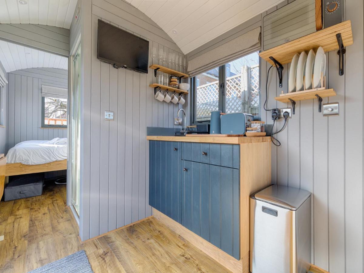 Pass The Keys Whitstable Shepherds Hut Minutes From The Harbour Eksteriør billede