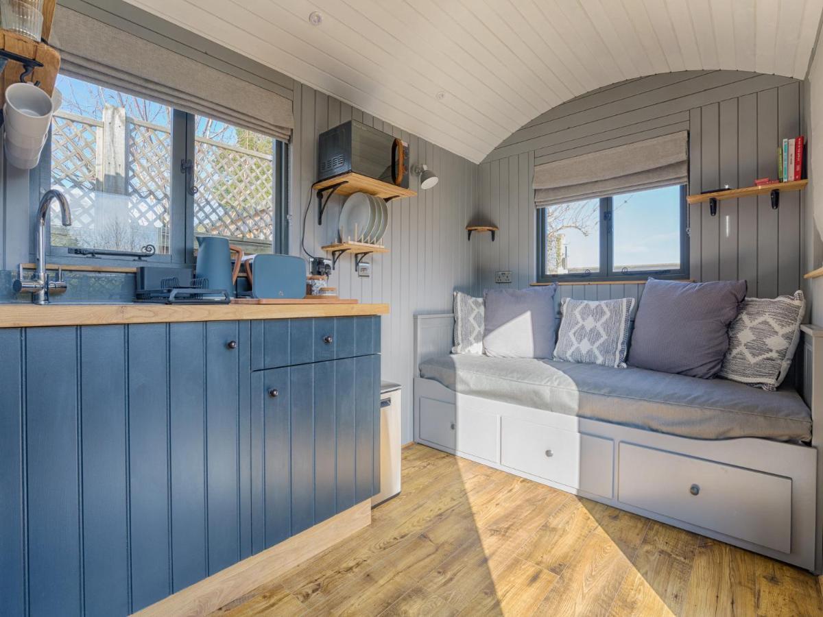 Pass The Keys Whitstable Shepherds Hut Minutes From The Harbour Villa Eksteriør billede