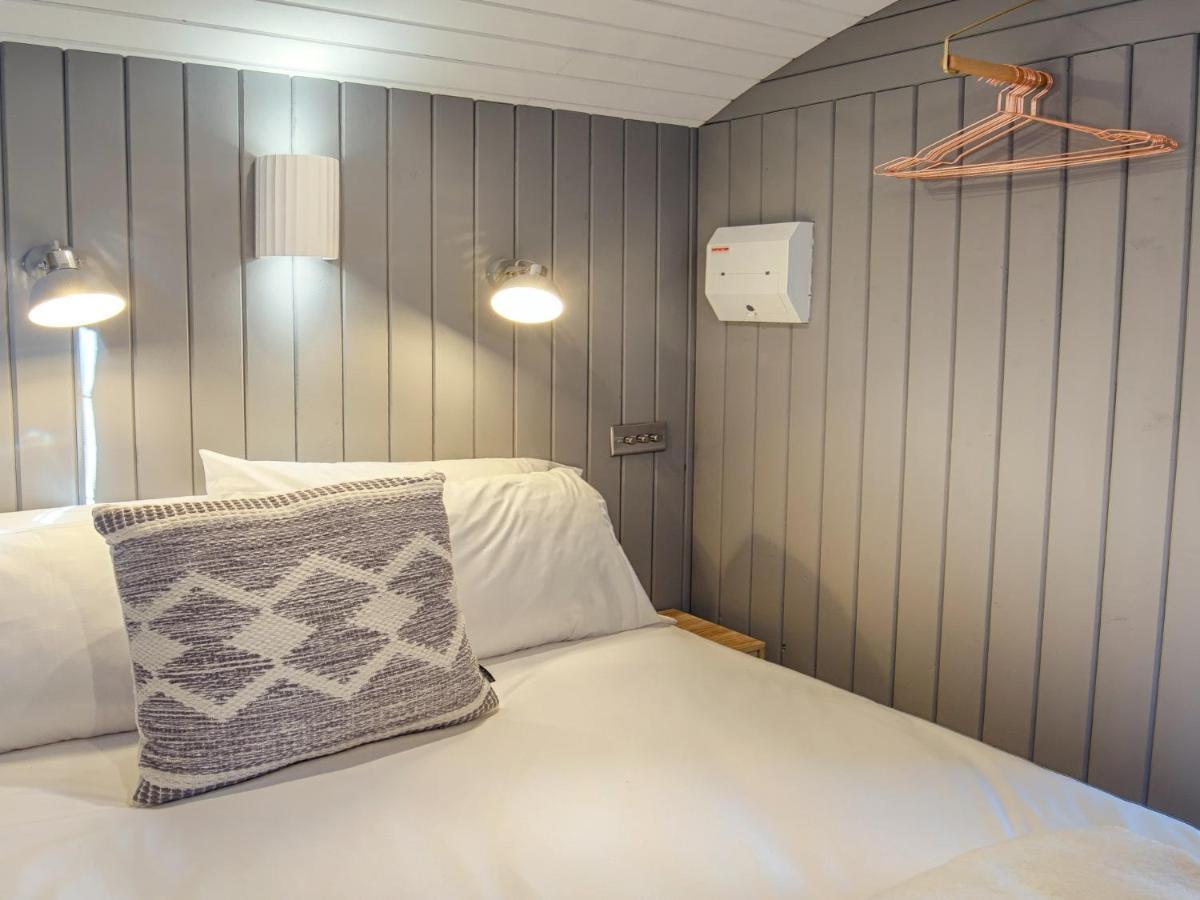 Pass The Keys Whitstable Shepherds Hut Minutes From The Harbour Villa Eksteriør billede