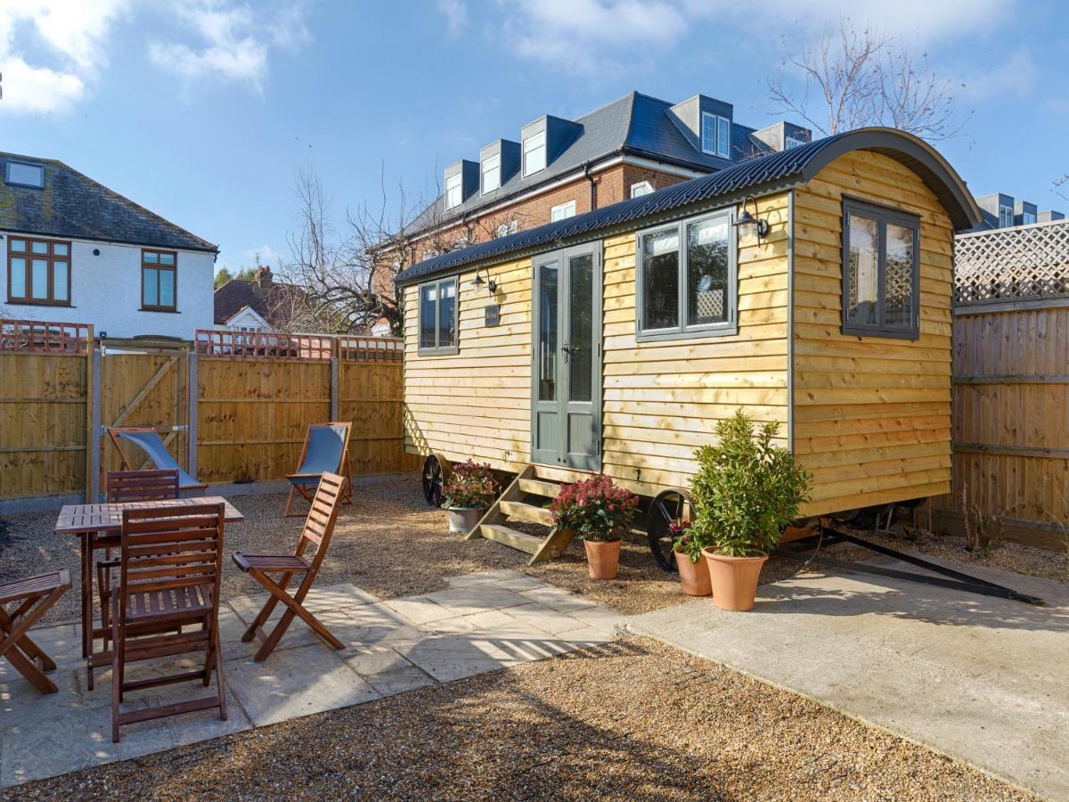 Pass The Keys Whitstable Shepherds Hut Minutes From The Harbour Villa Eksteriør billede