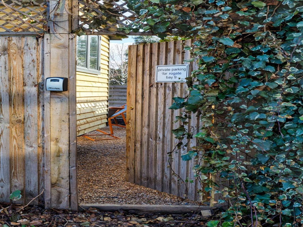 Pass The Keys Whitstable Shepherds Hut Minutes From The Harbour Villa Eksteriør billede