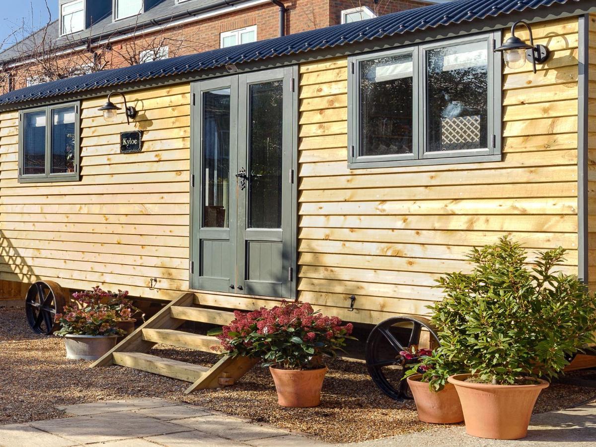 Pass The Keys Whitstable Shepherds Hut Minutes From The Harbour Villa Eksteriør billede