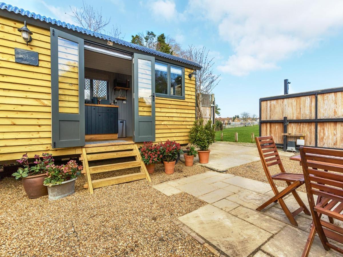 Pass The Keys Whitstable Shepherds Hut Minutes From The Harbour Villa Eksteriør billede